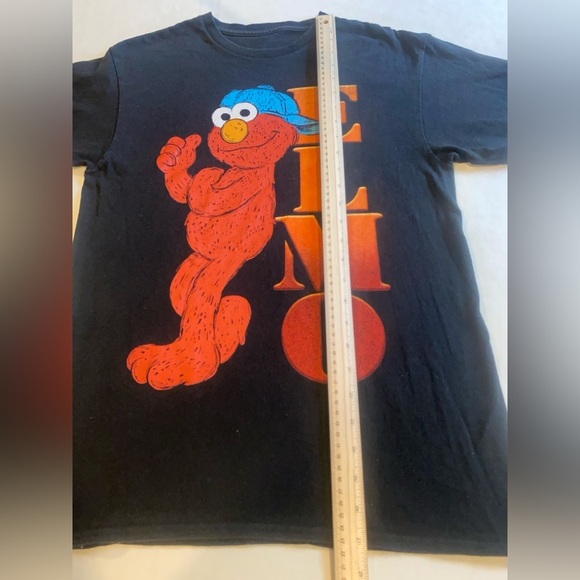 Elmo Black short sleeve T-Shirt with playful design - Picture 5 of 7